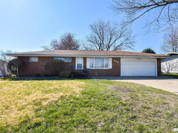 309 Crestlawn Dr, Washington, IL 61571