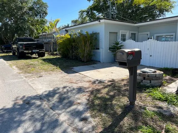 1074 NE Orange Ave, Jensen Beach, FL 34957