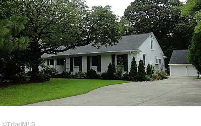 1st image of 110 Knollwood Dr
