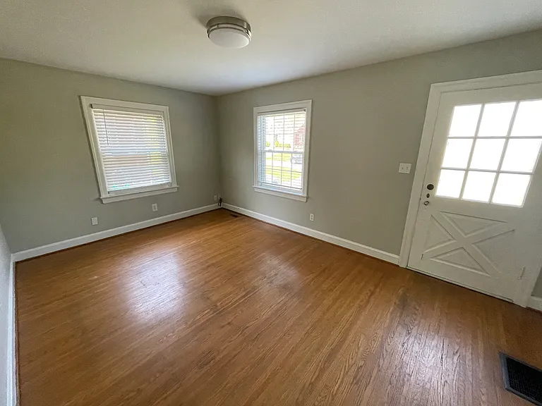 1252 Bourbon Ave — Photo 16