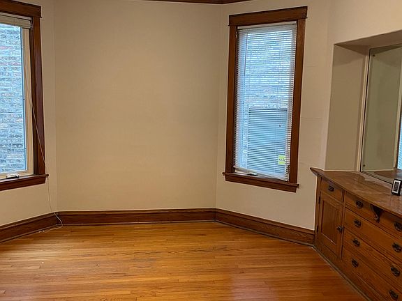 Large dining/office/all-purpose room