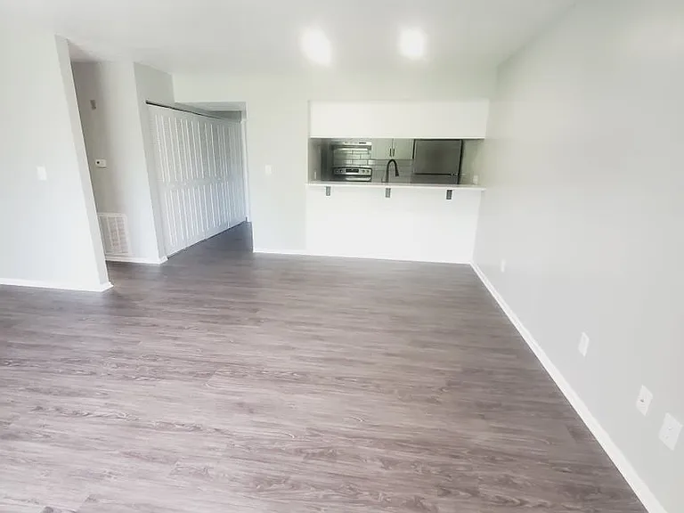 Sugarbush Apartments — Photo 228
