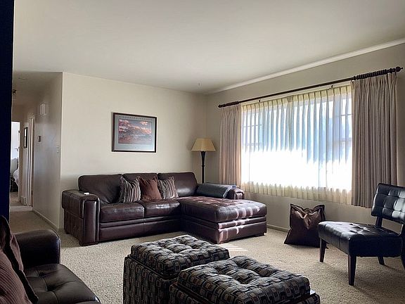 3rd image of 304 Big Horn Dr