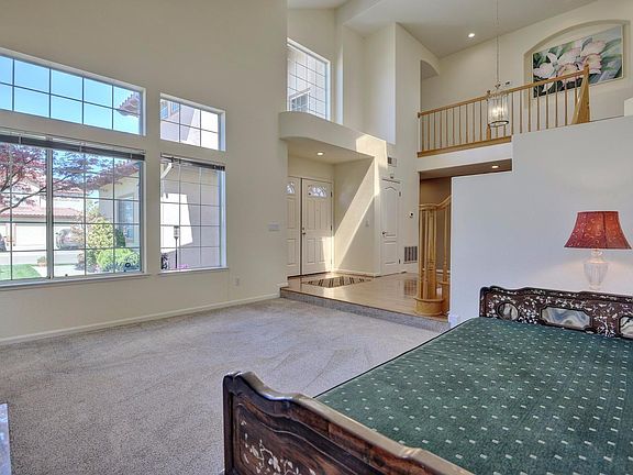 4th image of 2100 Seville Dr