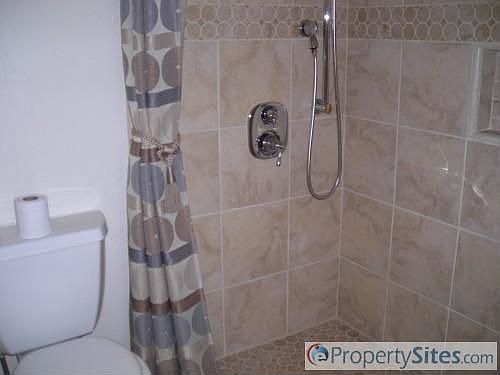 1st image of 7385 Woodridge Way