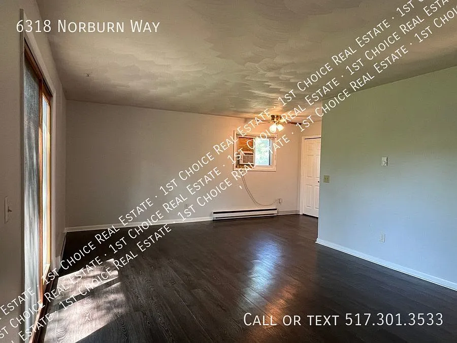 Updated 2-Bdr 1-Bth Duplex With Dishwasher, Deck & Fenced Yard — Photo 4