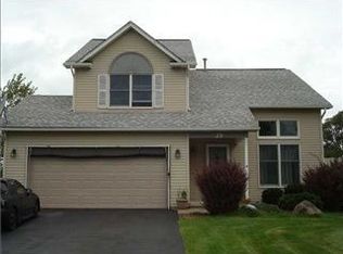 29 Abbottsford Dr, Gates, NY 14606