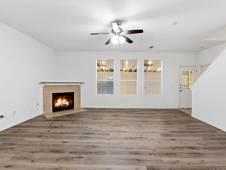 18427 Grove Brook Ln — Photo 11
