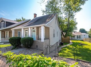 1216 N 4th St, Saint Charles, MO 63301