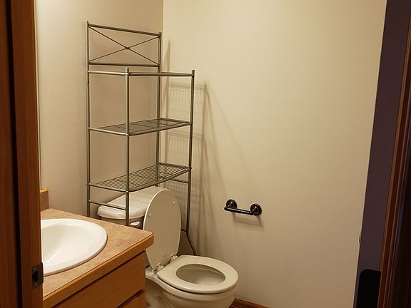 downstairs 1/2 bath