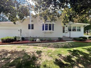 130 James St, Portage, WI 53901