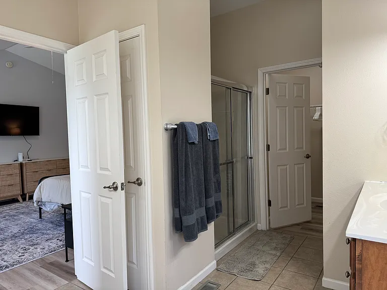 Primary en-suite with walk-in closet