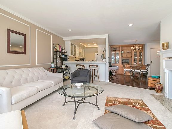 4th image of 2210 Apricot Dr