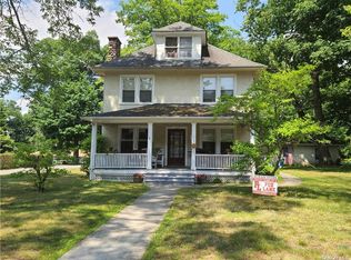 38 Grove St, Mount Kisco, NY 10549