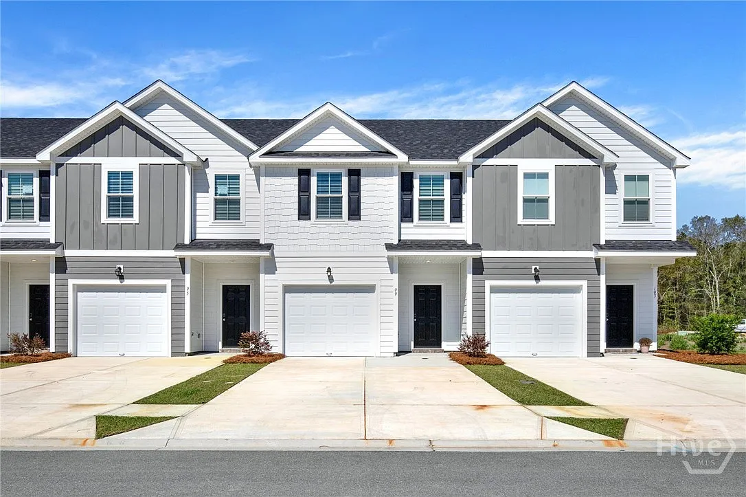 3 bed, 2.5 bath, 1442 sqft, $1,950 — Photo 3