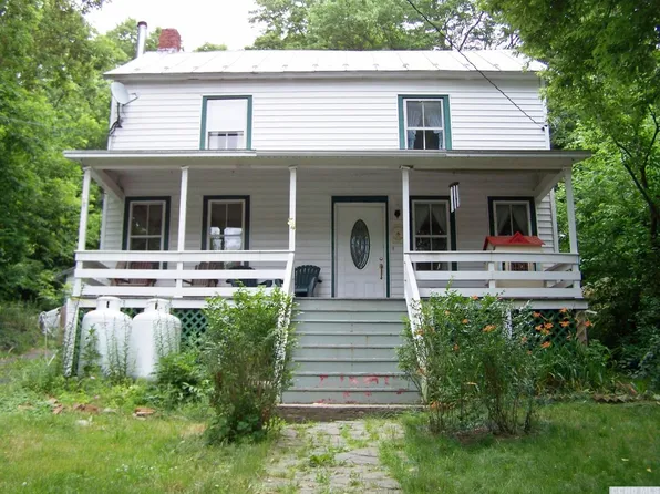 34 Greene St, Catskill, NY 12414