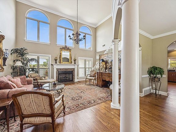 5th image of 8926 Valley Mill Ln