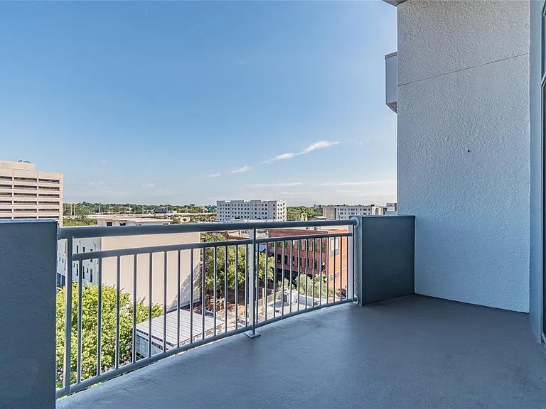 1108 N Franklin St #703 — Photo 11