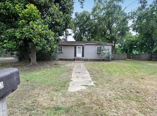 233 Hays St, Batesville, MS 38606