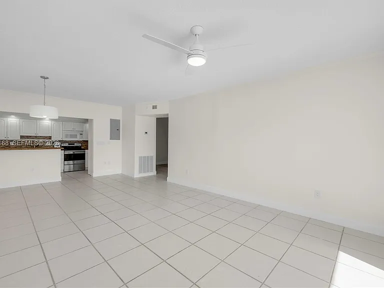 462 Golden Isles Dr #210 — Photo 4