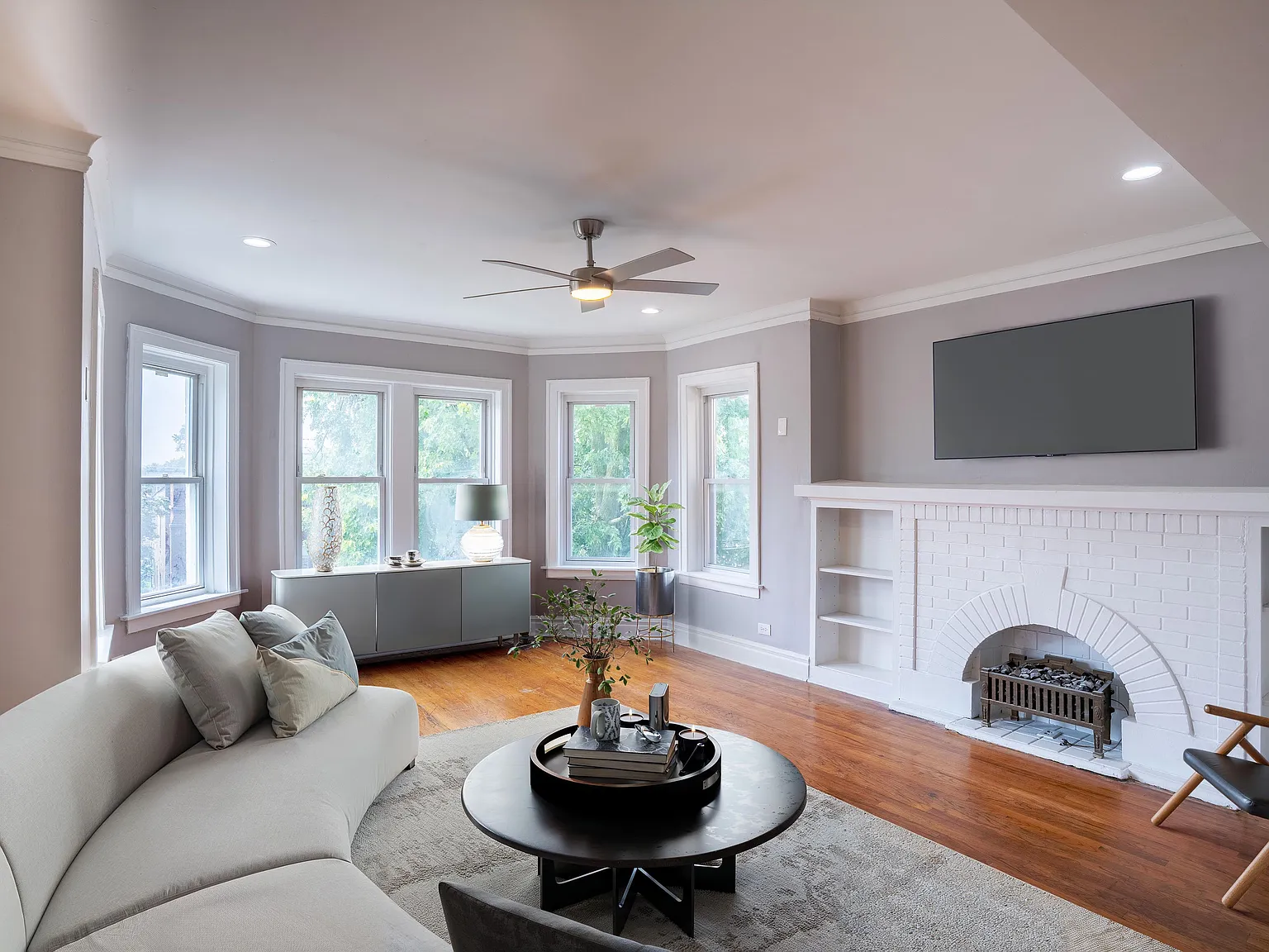 2 bed, 1150 sqft, $1,450 — Photo 2