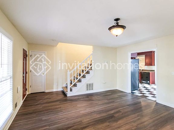 5th image of 2736 Ravenwood Dr
