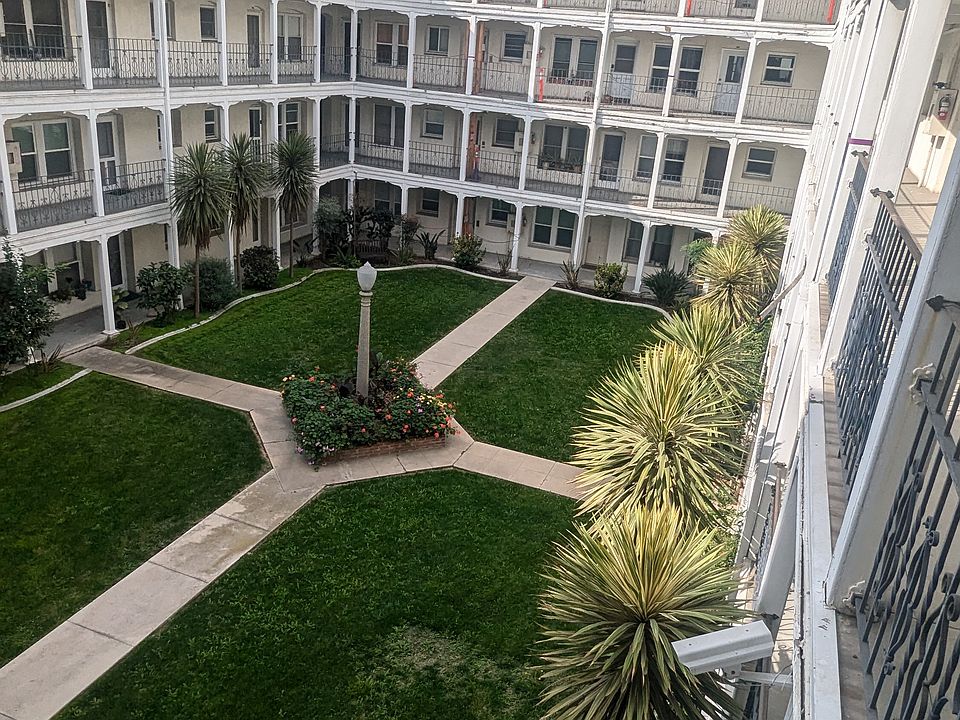 1st image of 4125 S Figueroa St APT 406