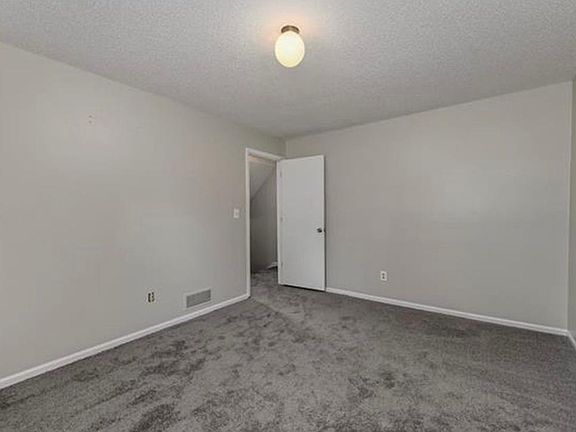 4th image of 516 SE Morningside Dr APT B