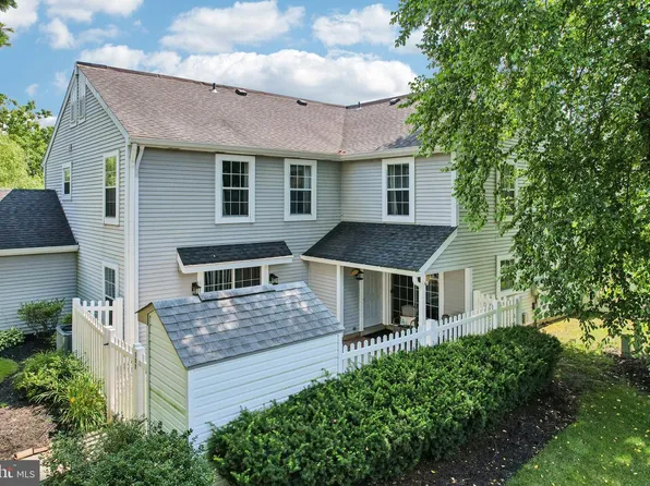 107 Ashby Ct, Mount Laurel, NJ 08054