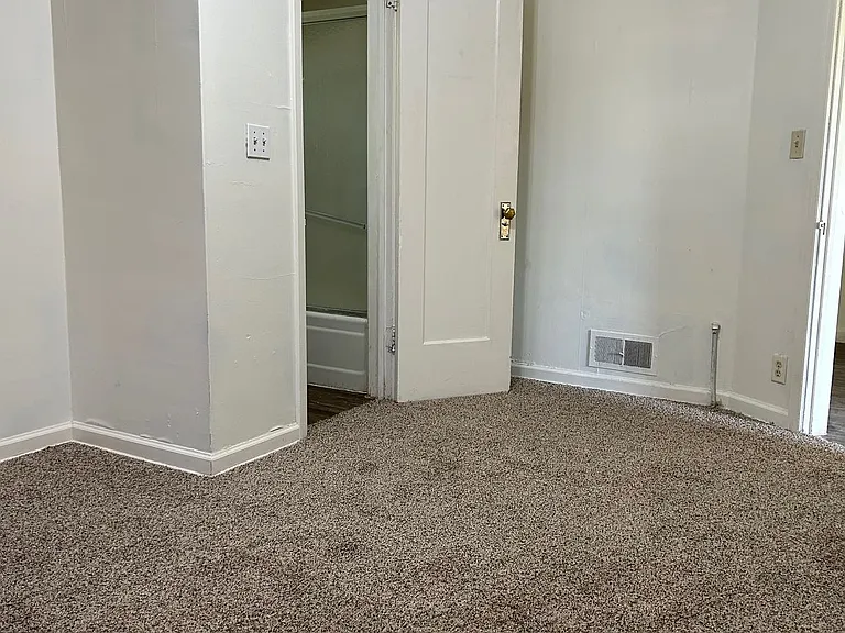 Apartments available in a highly desirable University District location! — Photo 24