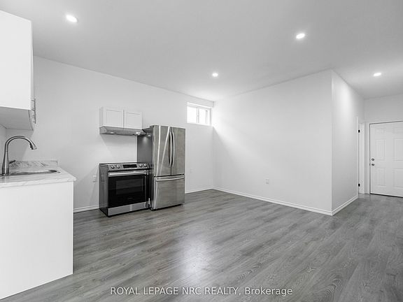 4th image of 138 Main St W #1B
