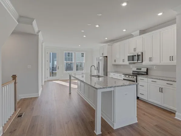 2219 Woodburn Rd, Charlottesville, VA 22901