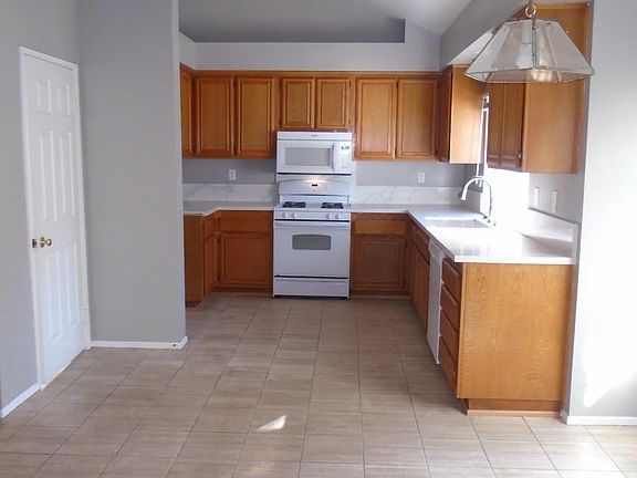 5th image of 13858 Fontain Bleau Ln