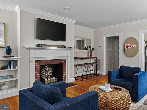 3rd image of 31 College Ave