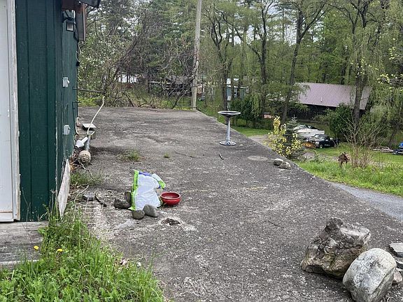 4th image of 2211 Jarvis Way