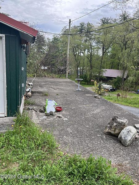 4th image of 2211 Jarvis Way