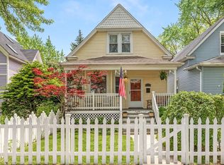 1773 W Morse Ave, Chicago, IL 60626