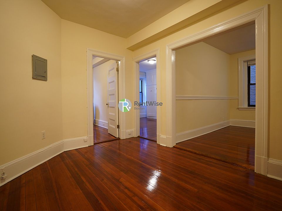 1st image of 887 Massachusetts Ave #8