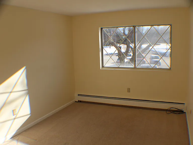 2nd bedroom 13 x 10