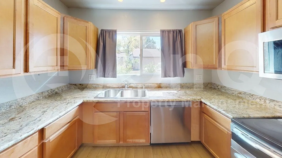 3 bed, 2.0 bath, 1787 sqft, $2,199 — Photo 1