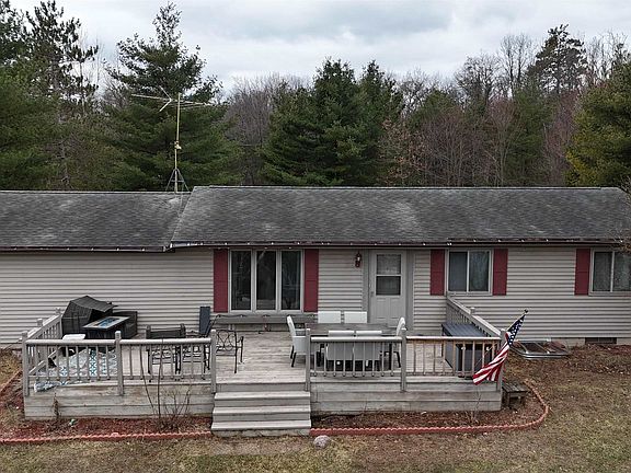 3rd image of N1240 Otter Ponds Ln