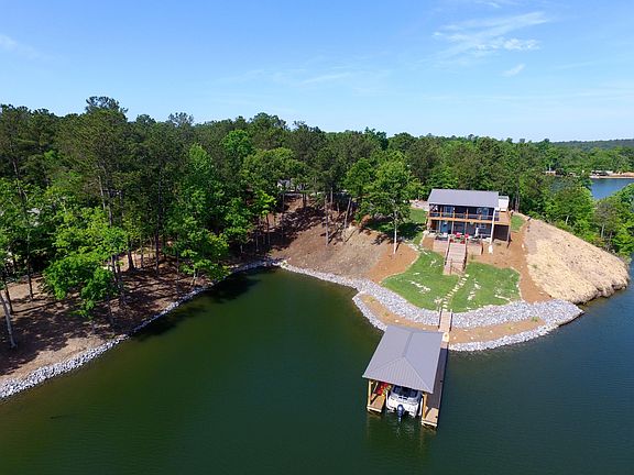 2nd image of 1048 Williams Dr