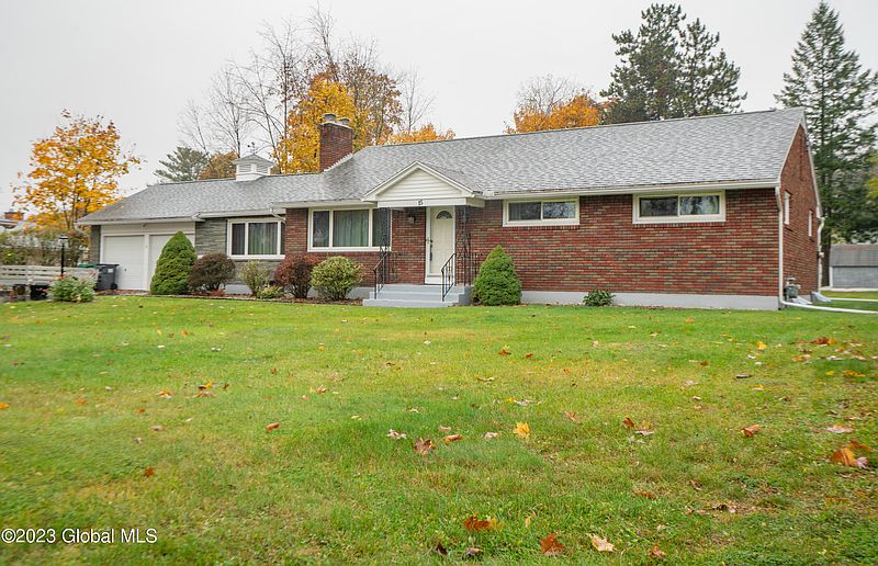 2nd image of 15 Bigwood Road