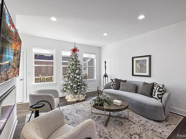5931 Stella Dr — Photo 3