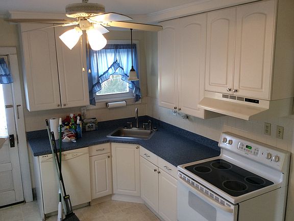 Bright modern kitchen