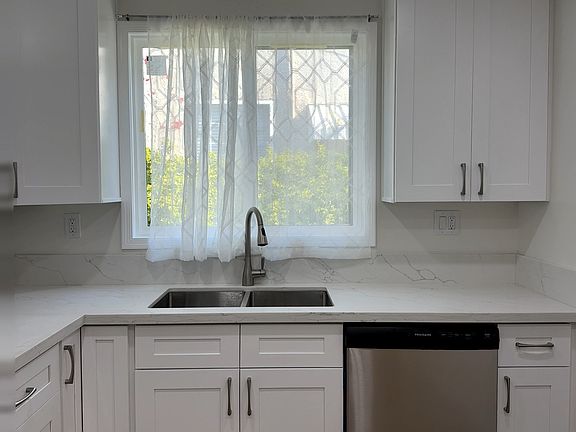 4th image of 444 & 446 N Alta Vista Blvd #446