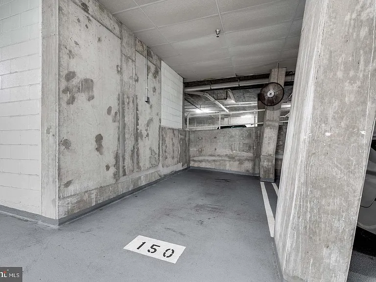 820 N Pollard St #511 — Photo 51