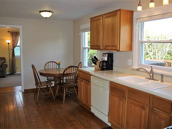 3rd image of 28 North Psge