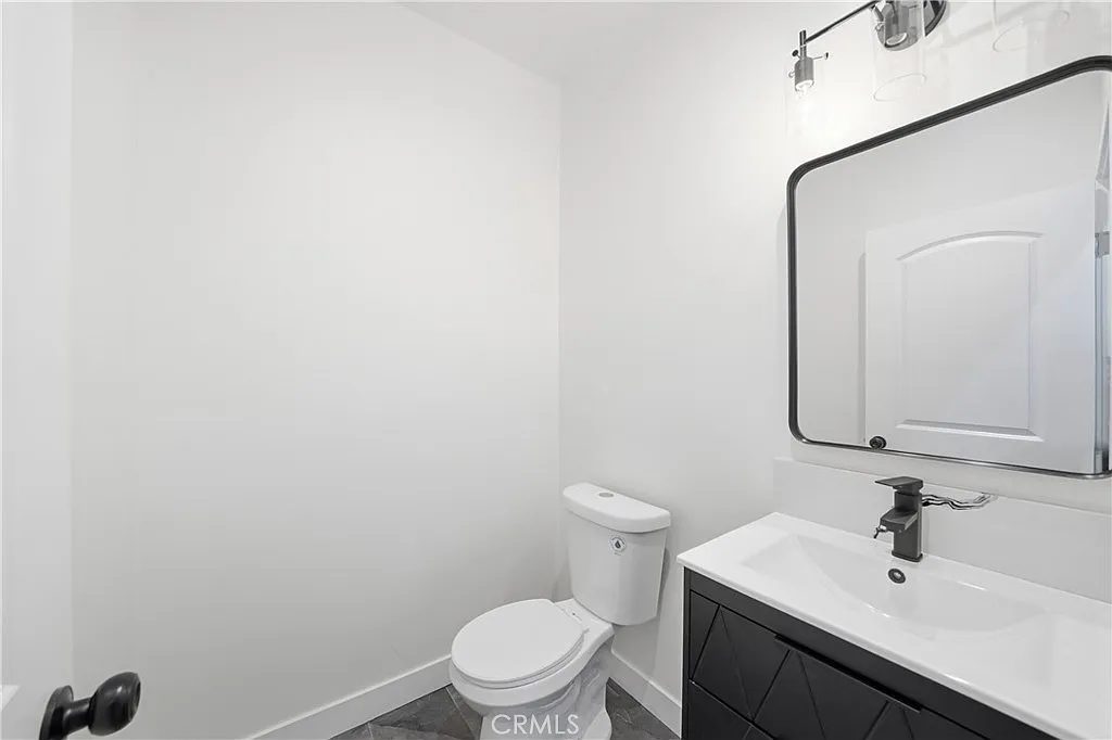 4 bed, 2.5 bath, 1977 sqft, $2,800 — Photo 4
