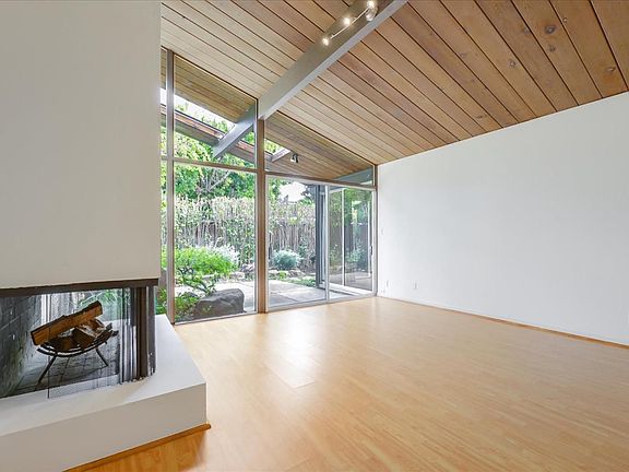 4th image of 155 Greenmeadow Way